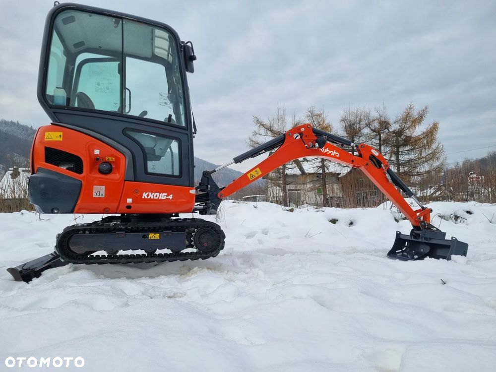 Kubota KX016-4 Koparka Gąsienicowa 2 tony. DEKRA aktualna do 2026r. Rozsuwane Hydr. podwozie! Sprowadzona z Norwegii! Zero luzów i wycieków. Maszyna jak Nowa z Salonu! 2017rok. Pełna Dokumentacja. Gąsienice bez zużycia! Łyżka Skarpowa Nowa! Szybkozłącze! Okazja Tanio! Dodatkowa Linia Hydr. na młot i wiertnice - 40