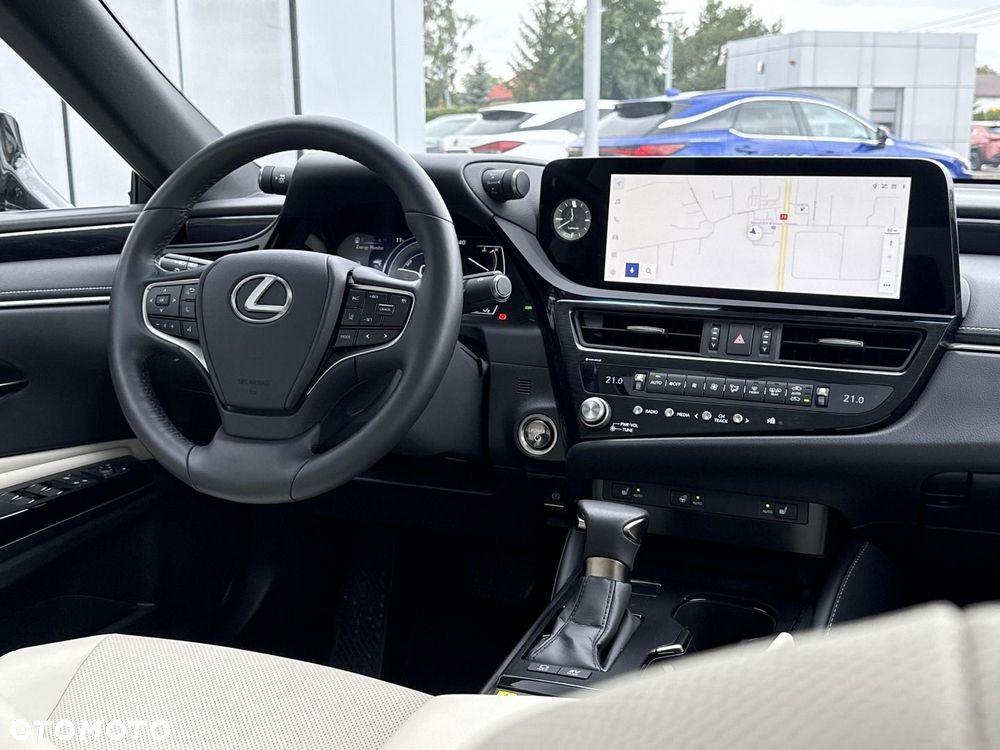 Lexus ES 300h Business Edition - 24