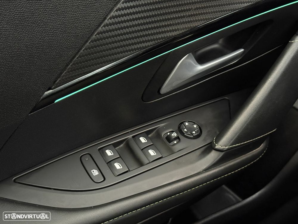 Peugeot e-208 GT - 19