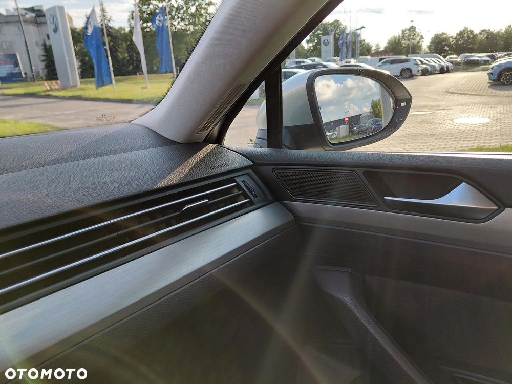 Volkswagen Passat 1.4 TSI BMT Trendline - 28