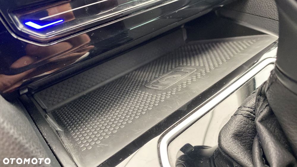 Volkswagen Passat - 25