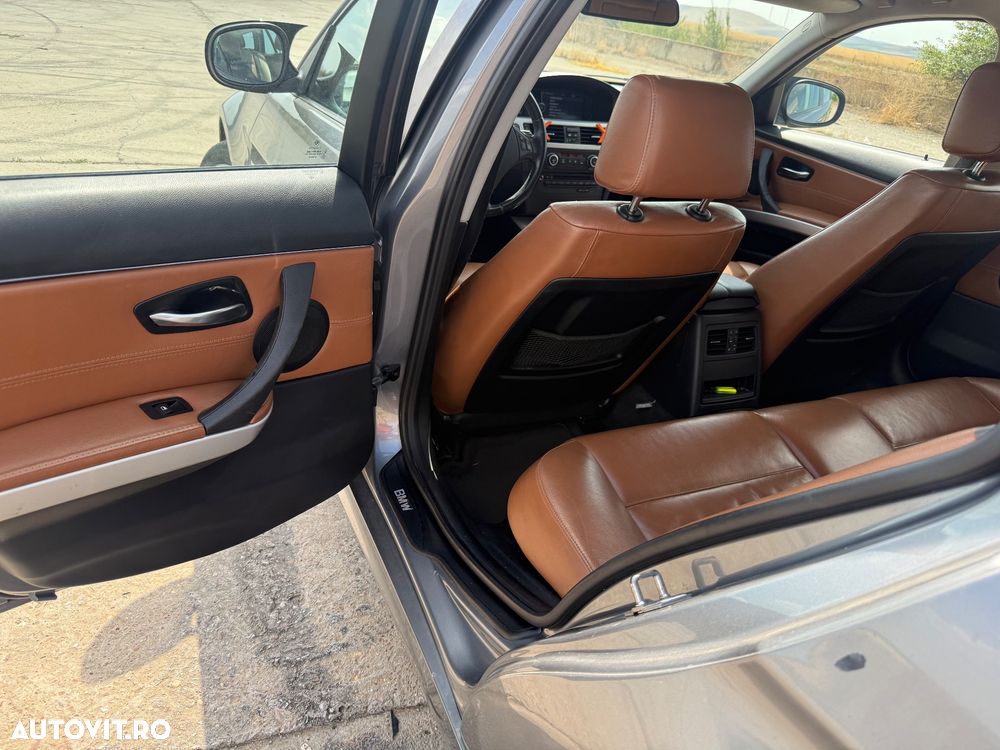 BMW Seria 3 318d Touring - 12