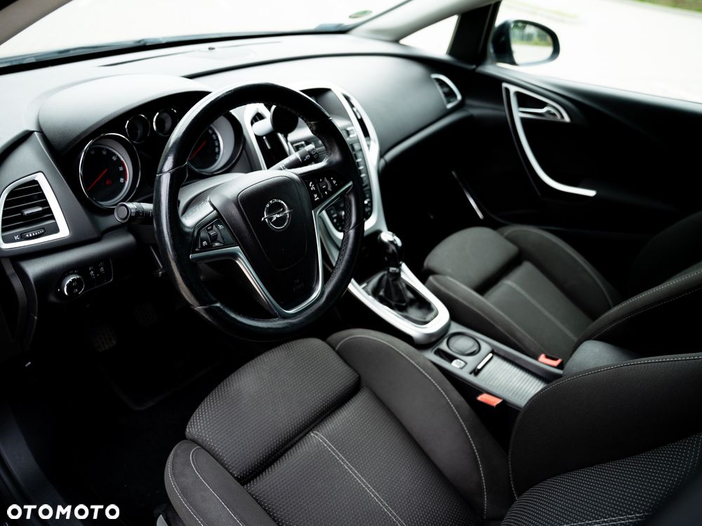 Opel Astra 1.4 T Cosmo - 11