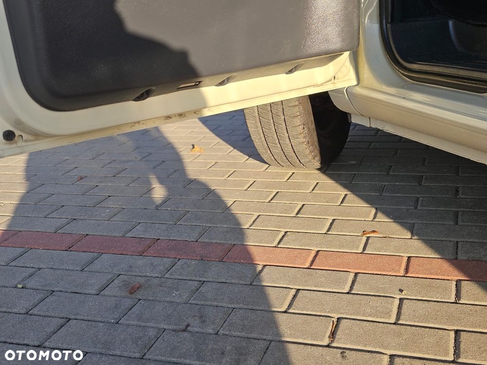 Mercedes-Benz VITO - 21