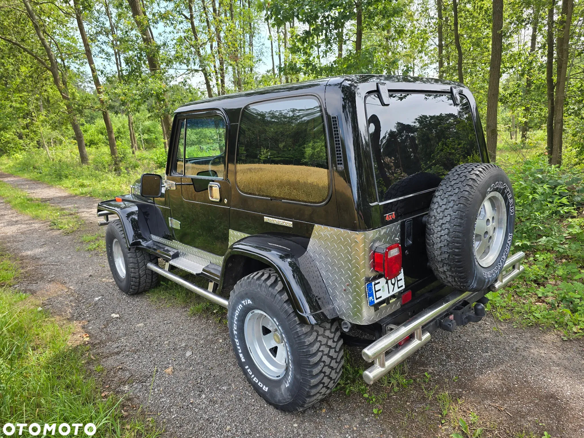 Jeep Wrangler - 10
