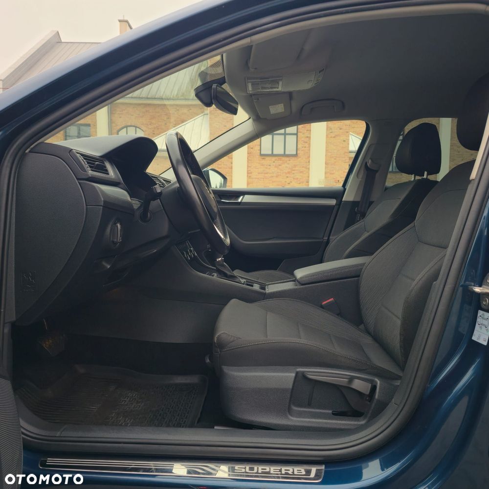 Skoda Superb 2.0 TDI DSG Style - 25