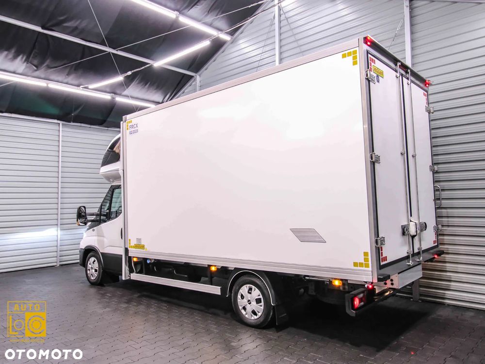 Iveco DAILY CHŁODNIA + MROŹNIA + AGREGAT x 2 + AUTOMAT - 6