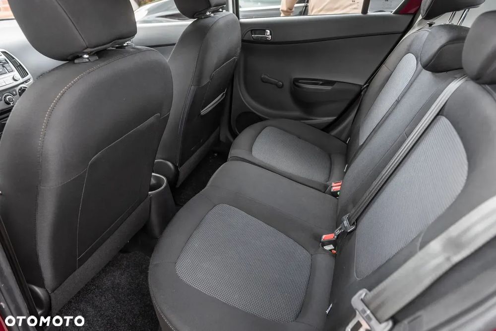 Hyundai i20 - 19