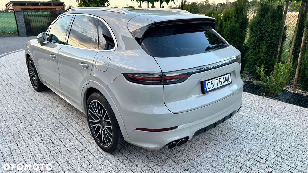 Porsche Cayenne Turbo - 4