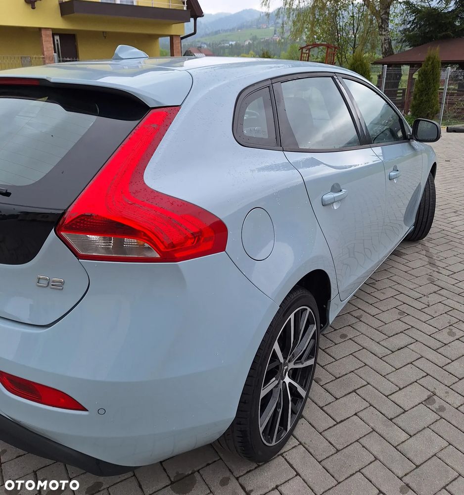 Volvo V40 D2 Momentum - 2