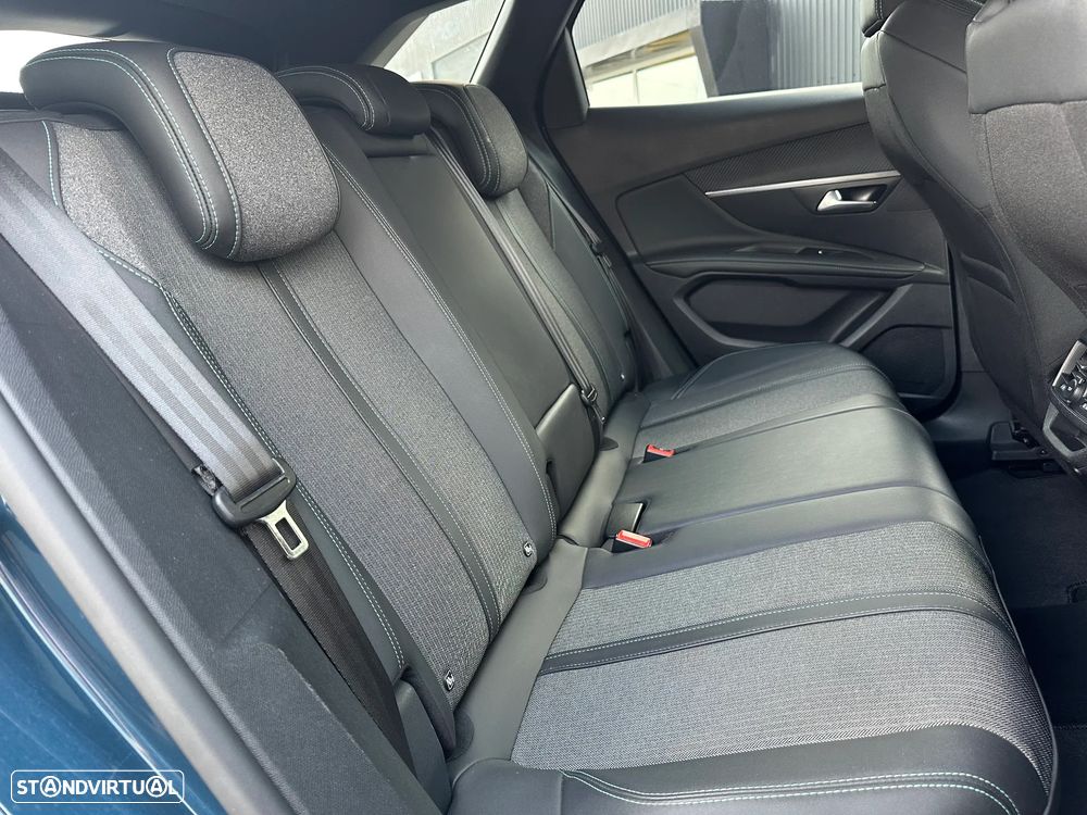 Peugeot 3008 PureTech 130 Stop & Start GPF Allure Business-Pack - 22