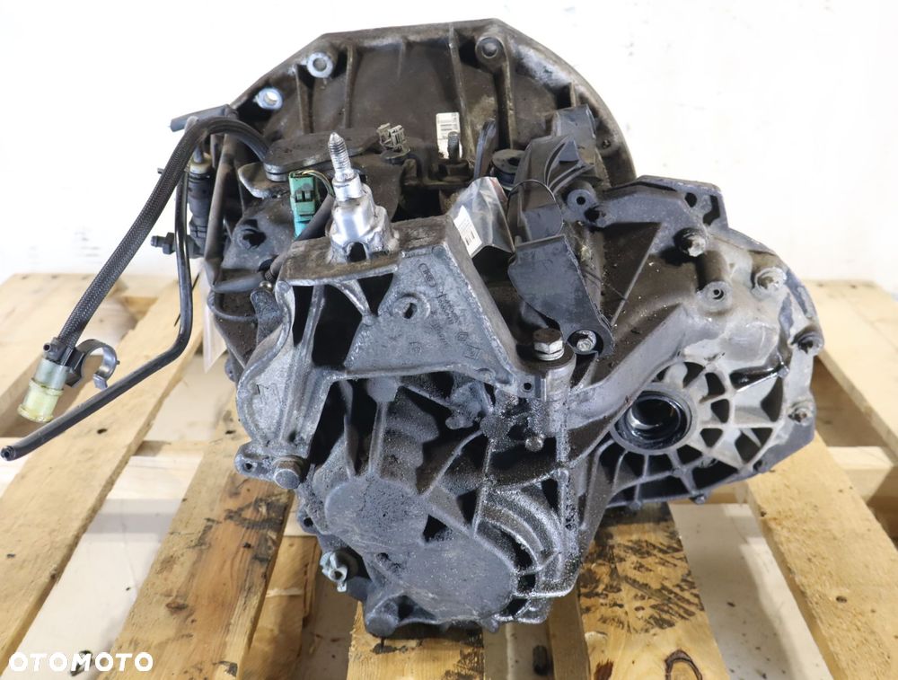 SKRZYNIA BIEGÓW 6 BIEGOWA RENAULT LAGUNA III 2.0DCI CE PK4 M9R - 2