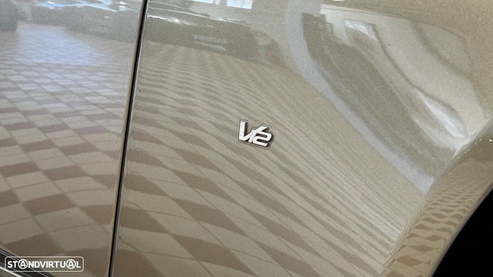 Aston Martin DB11 Coupé - 19