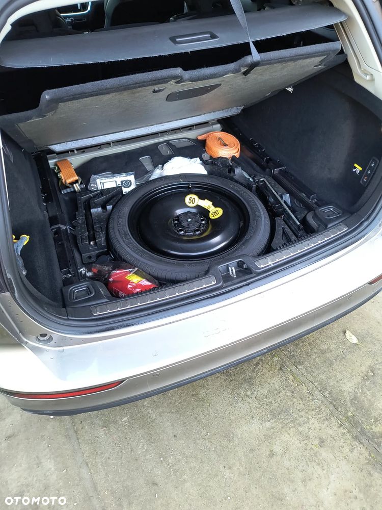 Volvo V60 D4 Momentum - 25