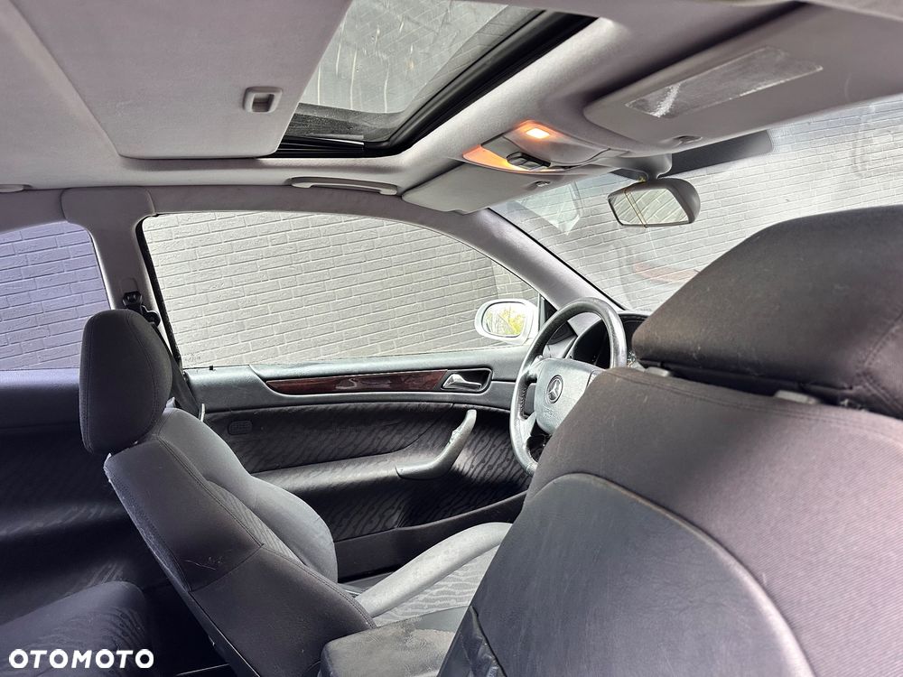 Mercedes-Benz CLK - 12