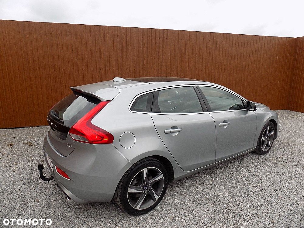 Volvo V40 D3 Drive-E R-Design Momentum - 4