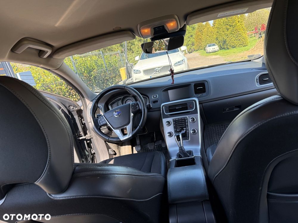 Volvo V60 D3 Drive-E Dynamic Edition (Kinetic) - 13