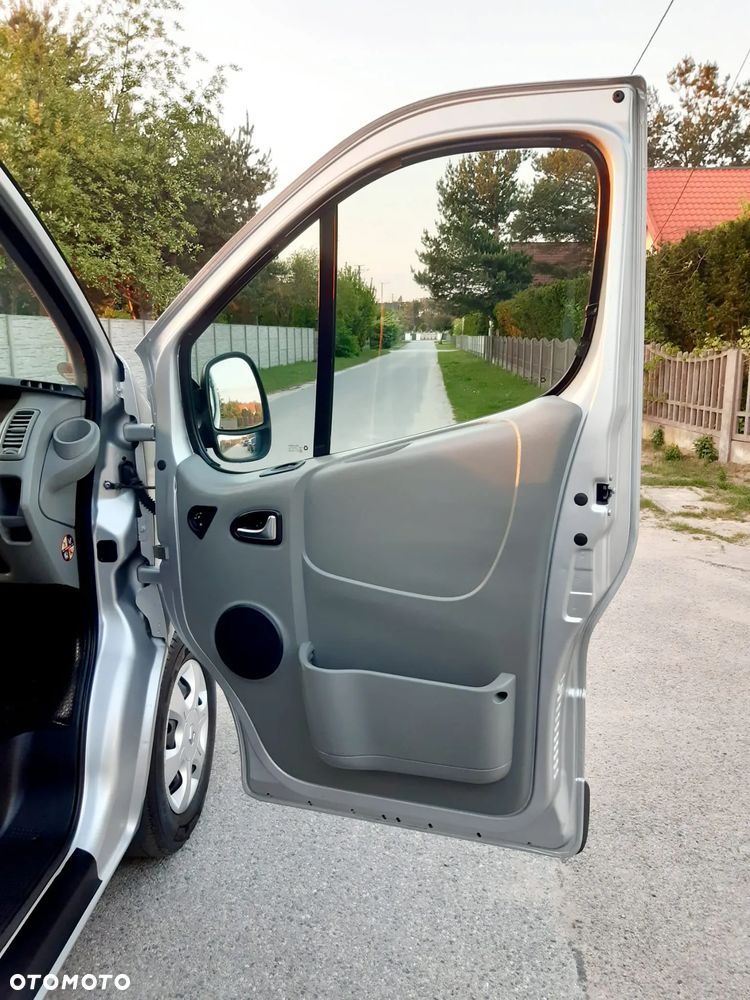 Renault Trafic L1H1 Passenger Lux - 24