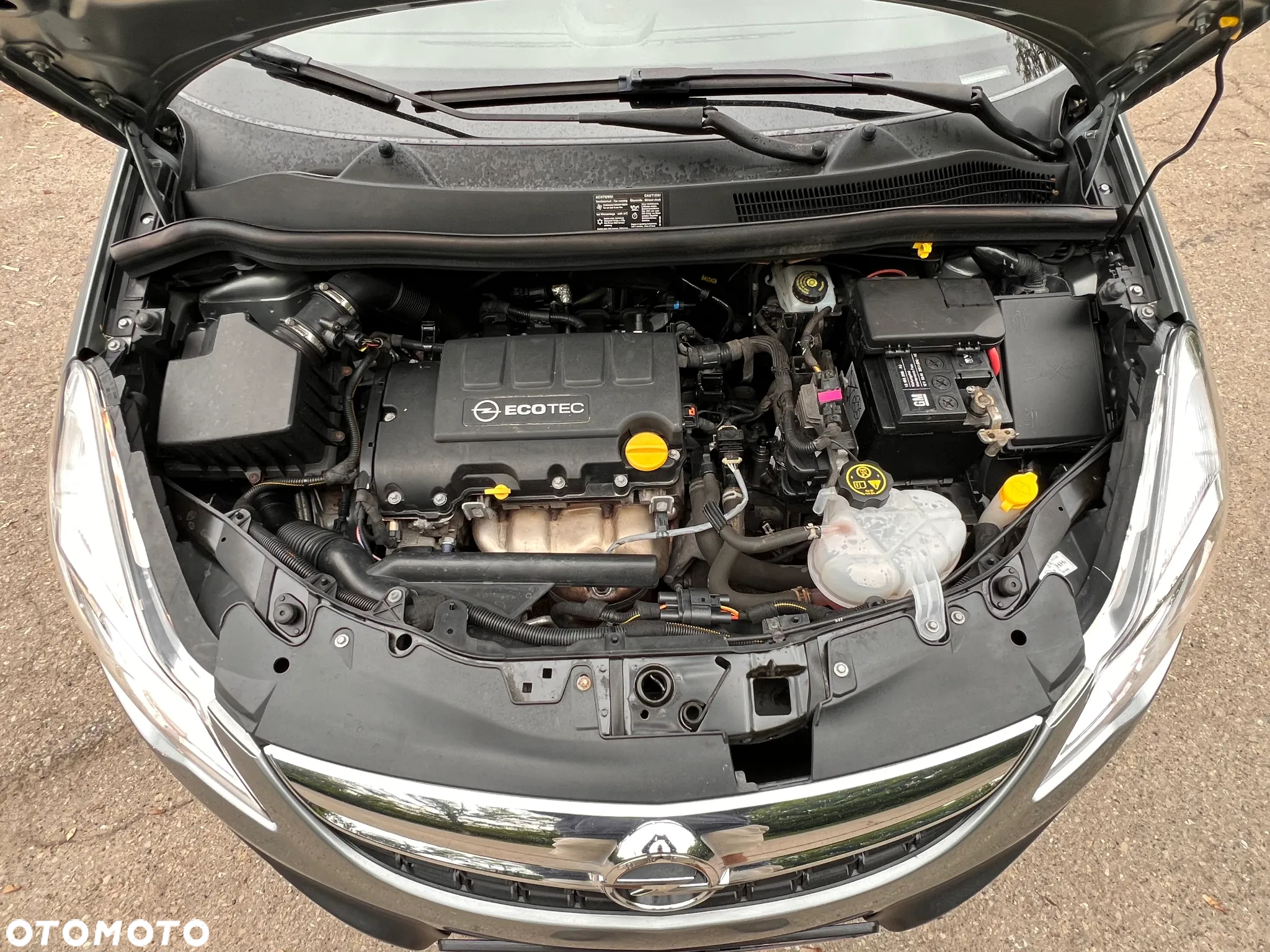 Opel Corsa 1.4 16V Cosmo - 33