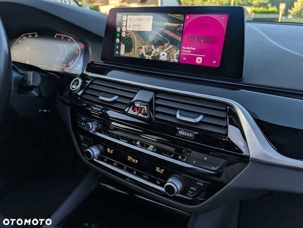 BMW Seria 5 520d Sport Line - 10