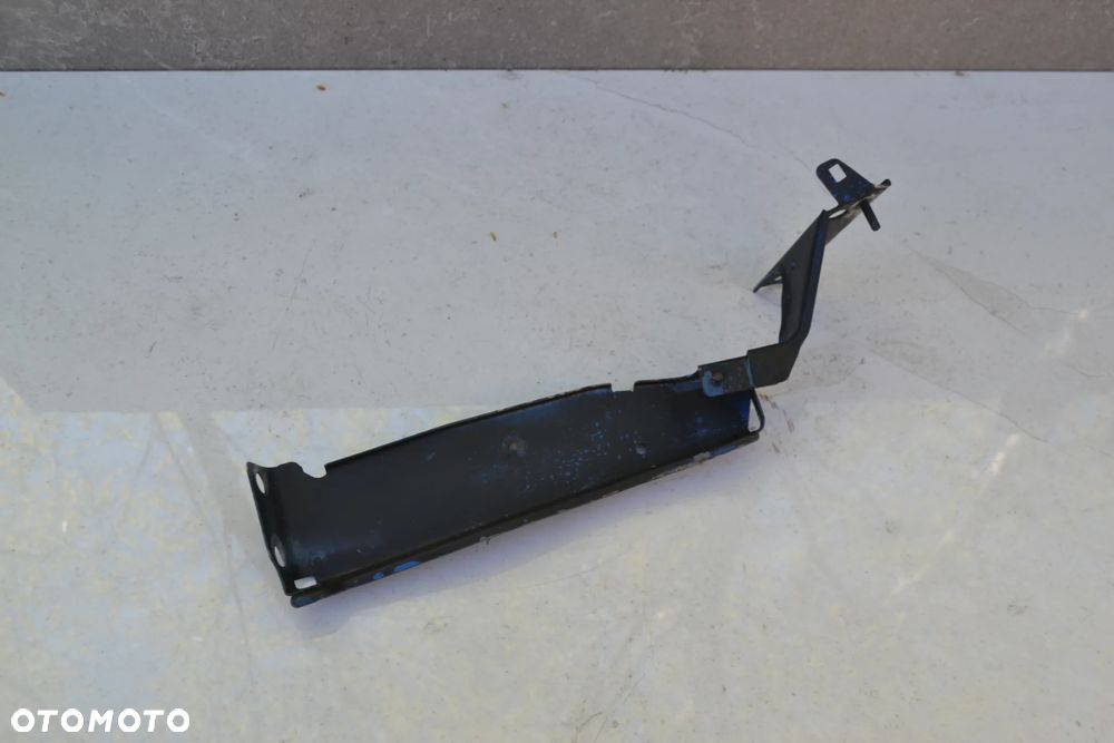 AUDI A4 B8 WSPORNIK MOCOWANIE BŁOTNIKA PRAWE 8K0821136B - 1