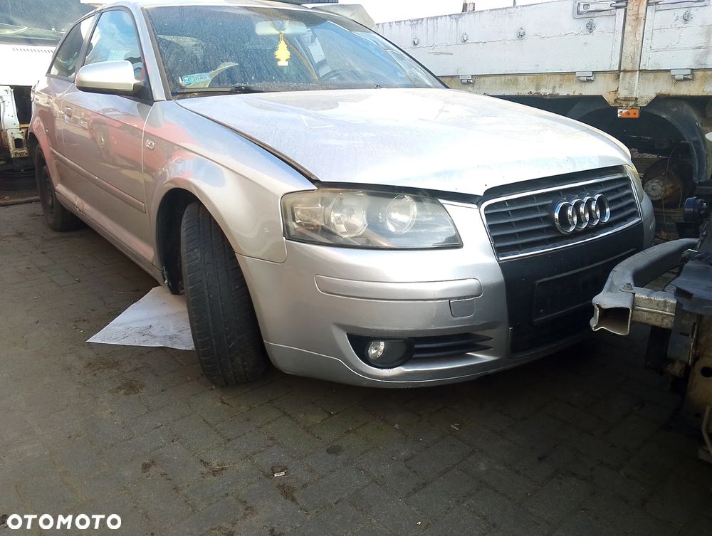 KOMPLETNY PRZÓD Audi A3 8P Przedlift 04-13r. lakier kolor LY7W srebrny. Europa MASKA LAMPA ZDERZAK BŁOTNIK GRILL ATRAPA PAS PRZEDNI WZMOCNIENIE CZOŁOWE CHŁODNICA HALOGEN do założenia bez malowania - 24
