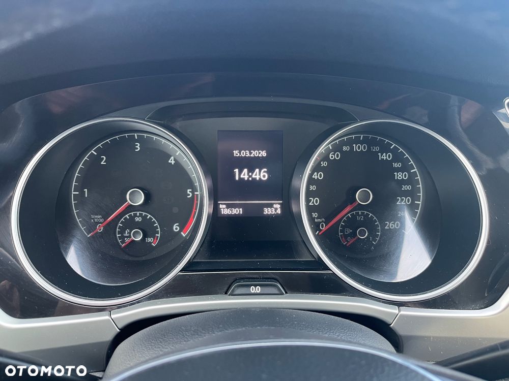 Volkswagen Touran 1.6 TDI SCR (BlueMotion Technology) DSG Trendline - 20