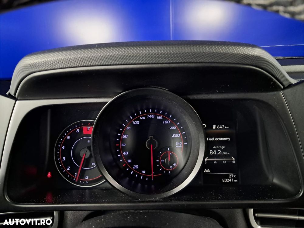 Hyundai Elantra - 17