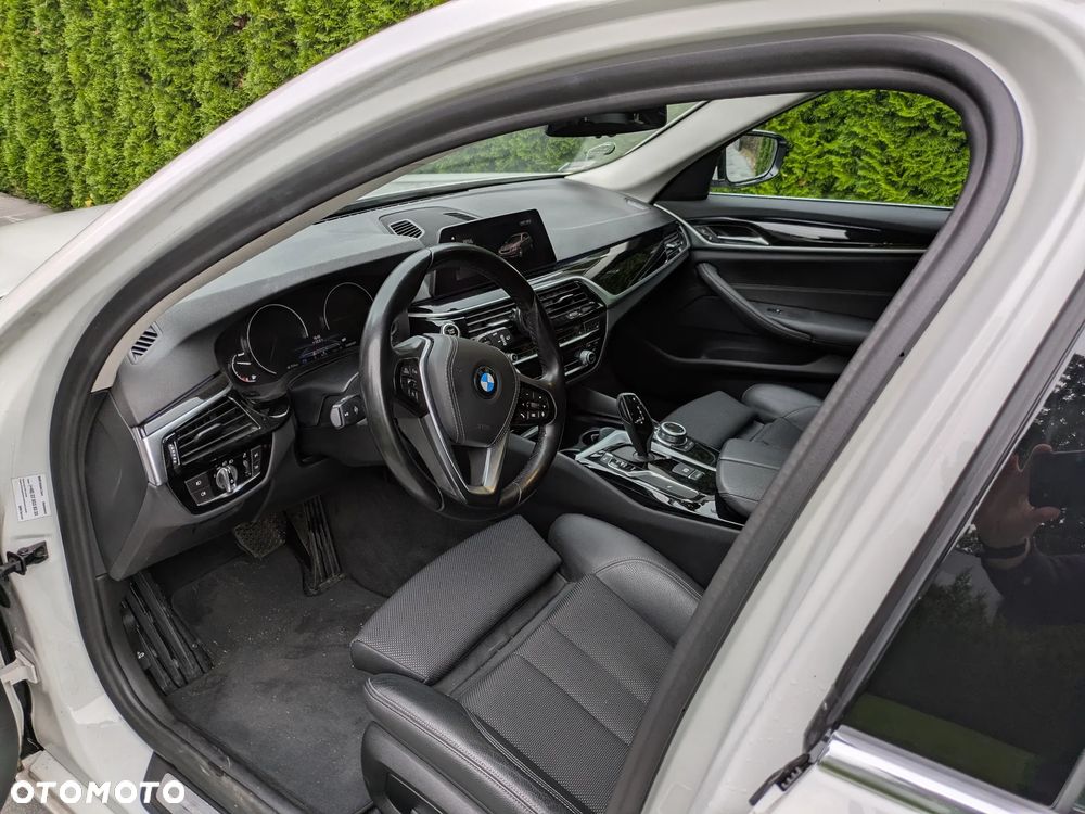 BMW Seria 5 518d Business Edition sport - 7