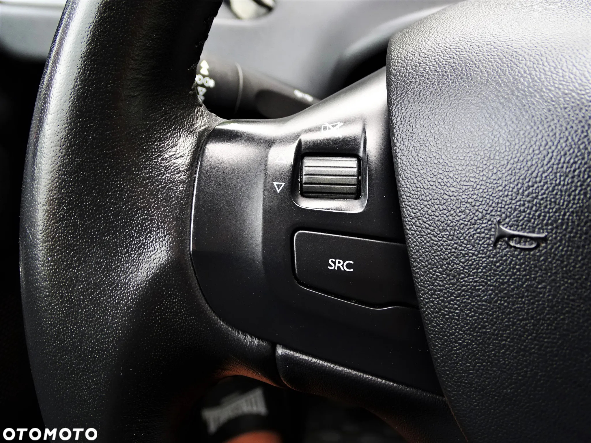 Peugeot 208 PureTech 82 Stop & Start Signature - 26