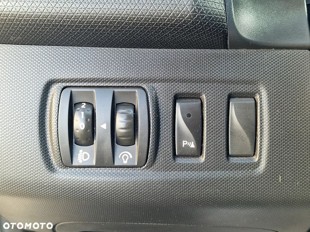 Renault Clio ver-1-5-dci-energy-limited - 15