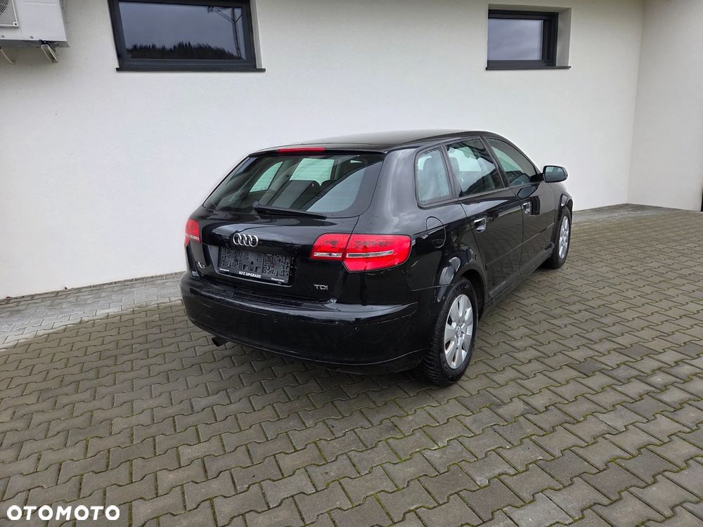 Audi A3 Sportback - 3