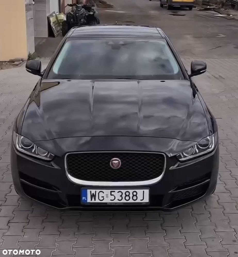 Jaguar XE 2.0 D AWD Prestige - 9