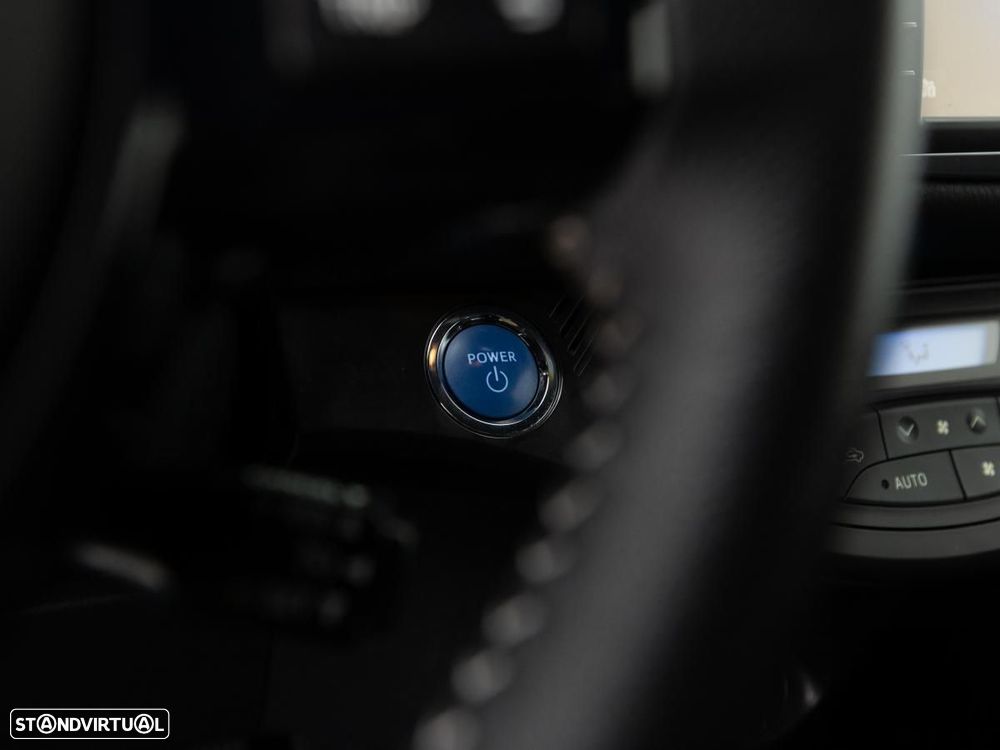 Toyota Yaris 1.5 HSD Square Collec.White - 18