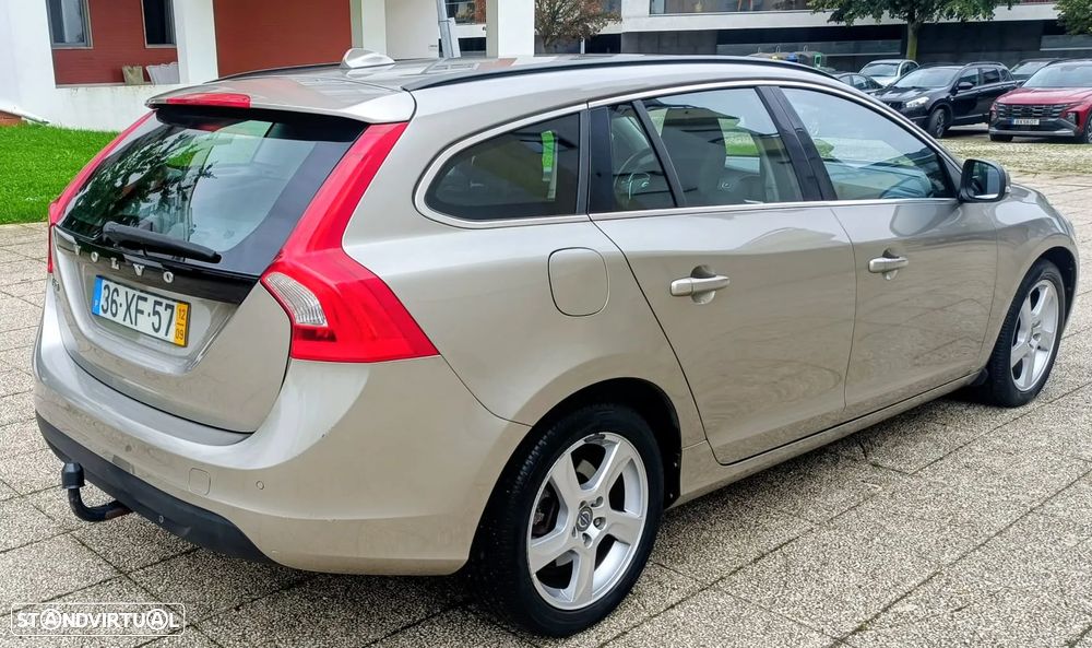 Volvo V60 1.6 D2 Drive Momentum Start/Stop - 3