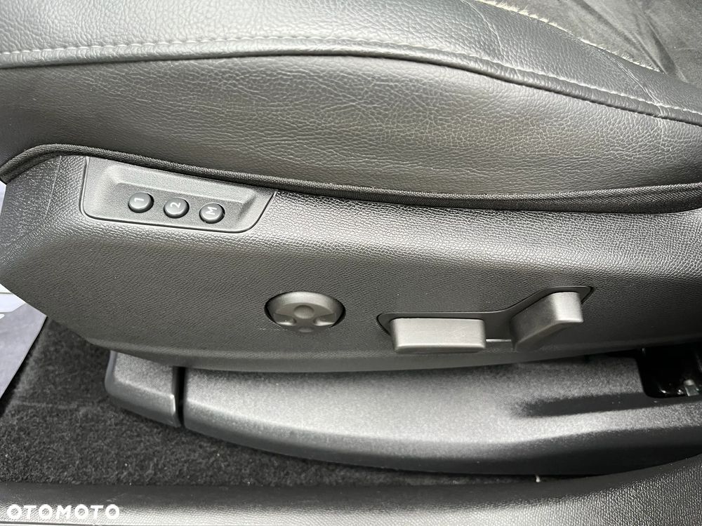 DS Automobiles DS 7 Crossback 1.6 PureTech Performance Line + - 24