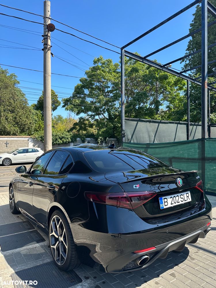 Alfa Romeo Giulia 2.0 Turbo AWD AT8 Veloce - 4
