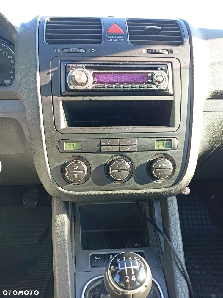 Volkswagen Golf - 10