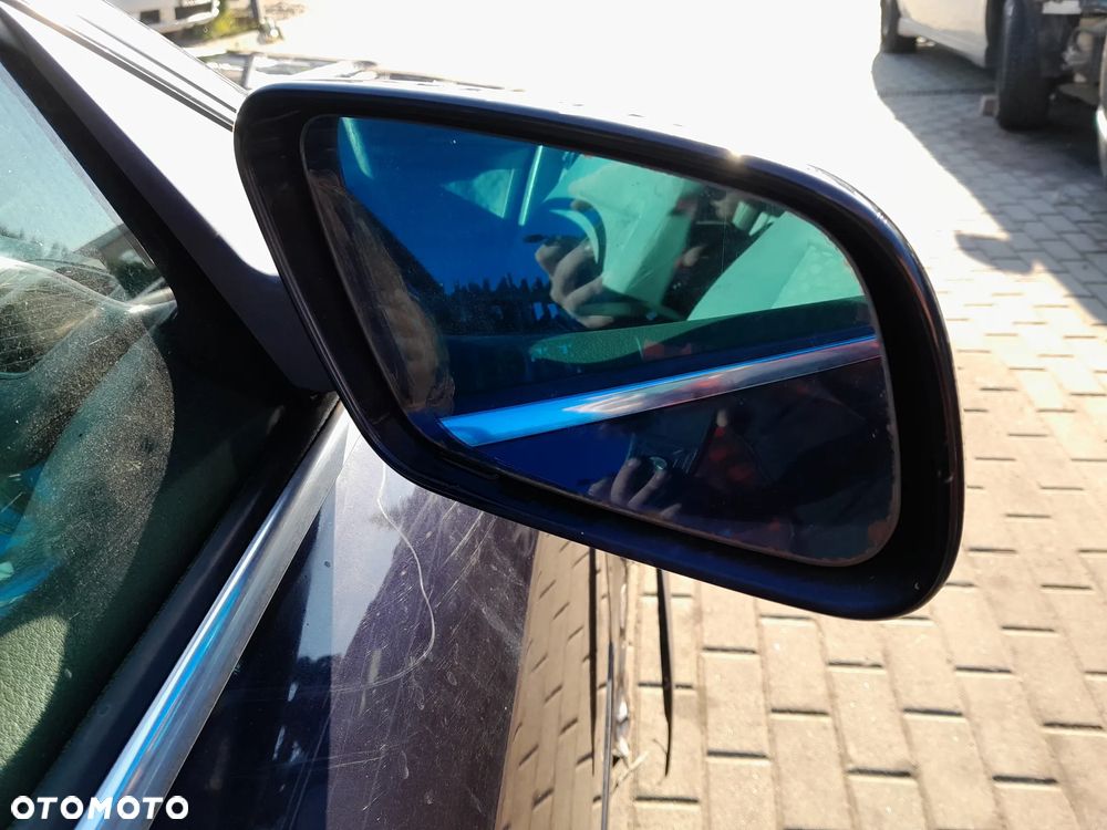 AUDI A6 C5 LUSTERKO PRAWE PRZEDNIE PRAWY PRZÓD KOLOR: LZ5L - 5