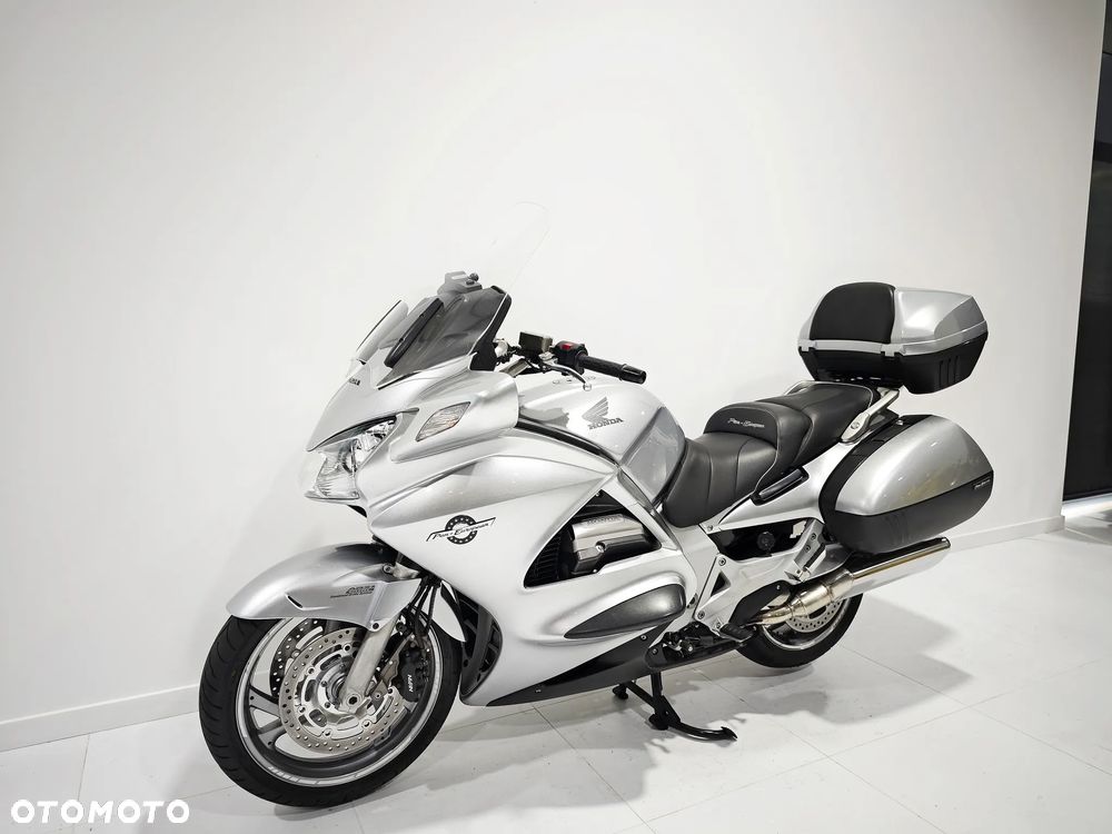 Honda ST - 5