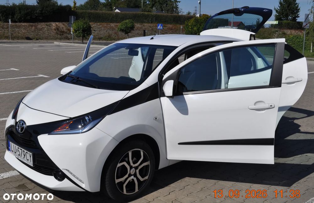 Toyota Aygo x-play touch - 16