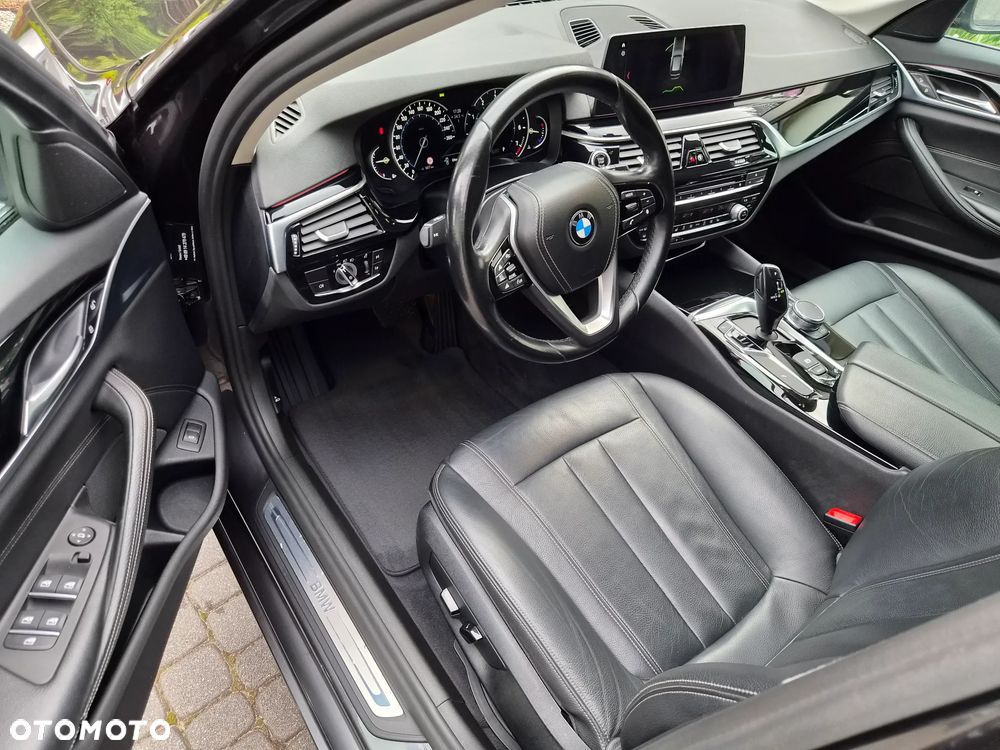 BMW Seria 5 530i Luxury Line - 9