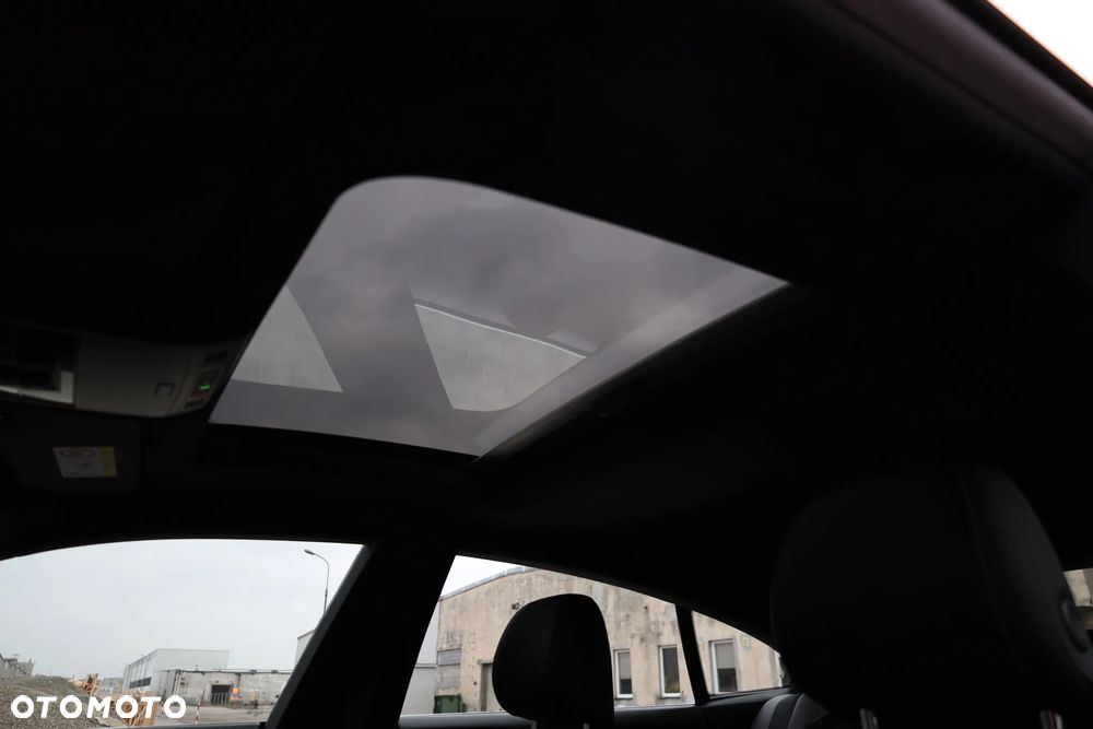 Volkswagen Arteon 2.0 TDI SCR 4Motion DSG R-Line - 28