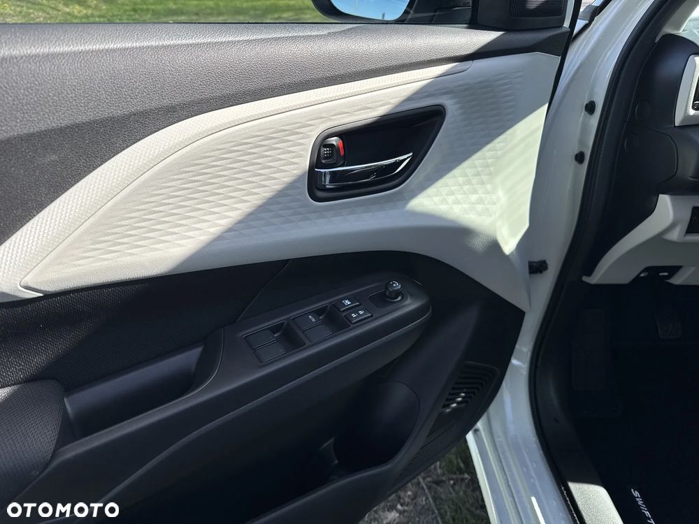 Suzuki Swift 1.2 Dualjet SHVS Premium Plus - 10