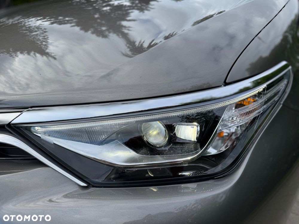 Toyota Auris Hybrid 135 Premium - 6