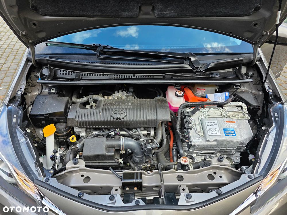 Toyota Yaris Hybrid 100 Premium - 36