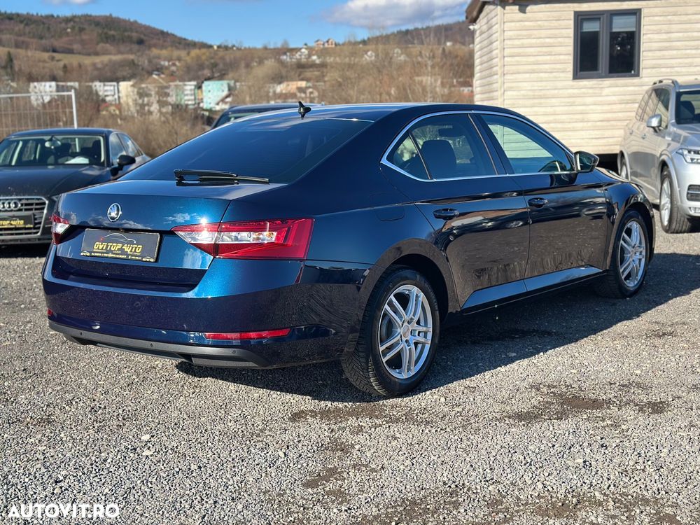 Skoda Superb 1.6 TDI DSG Ambition - 4