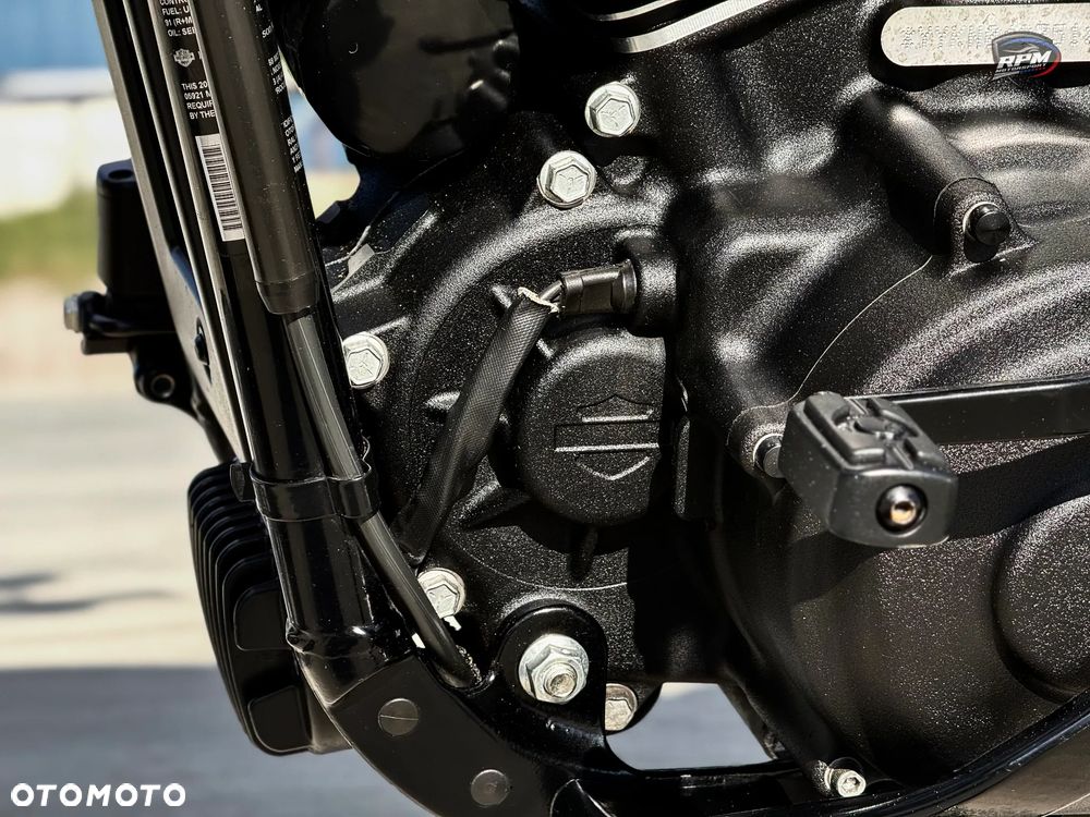 Harley-Davidson Softail Street Bob - 31