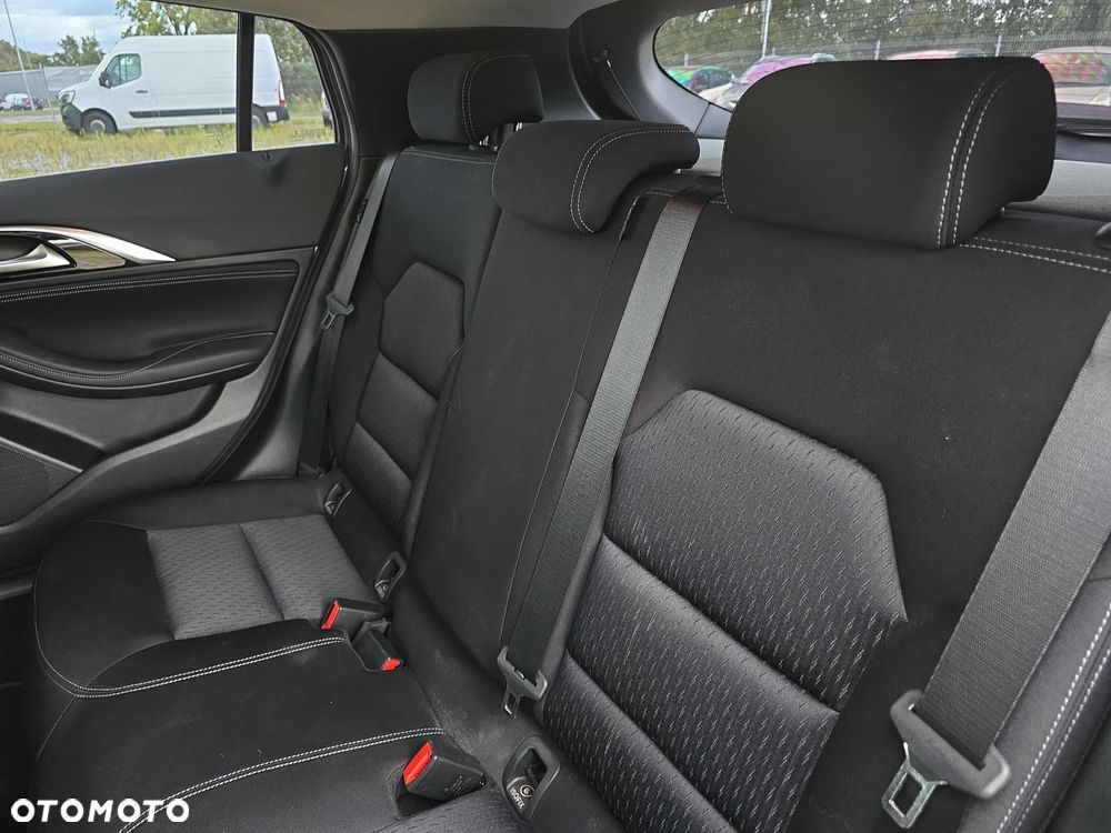 Infiniti Q30 1.6t Luxe 7DCT - 12