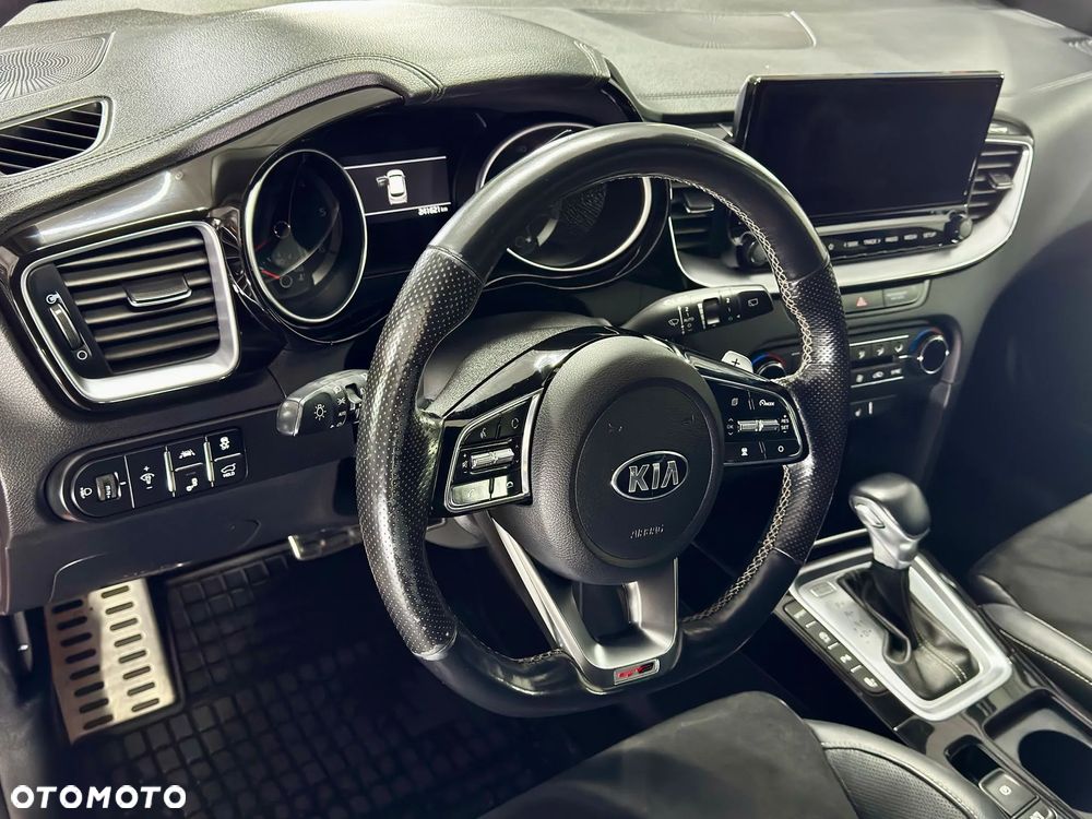 Kia ProCeed - 15